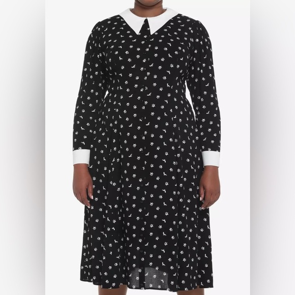 Womens Wednesday Addams Dress Size Large Black Red Long  Sleeve - Picture 1 of 7